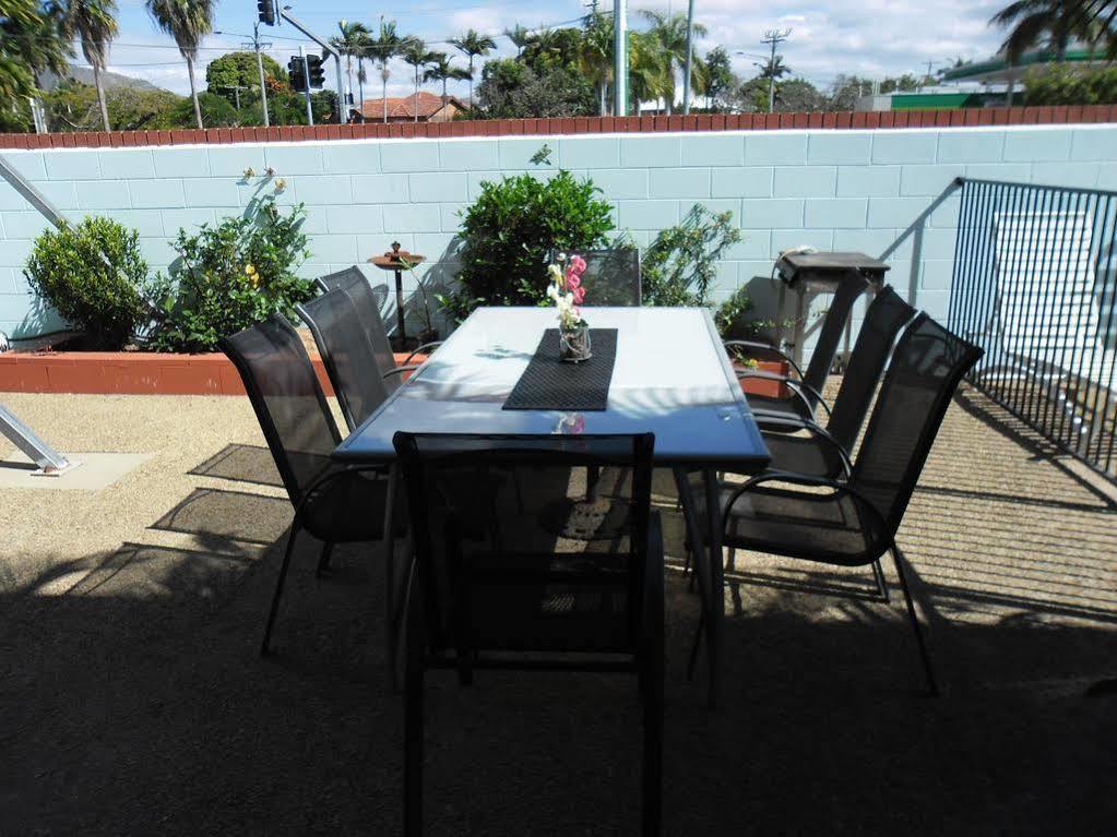 Banjo Paterson Motor Inn Townsville Esterno foto