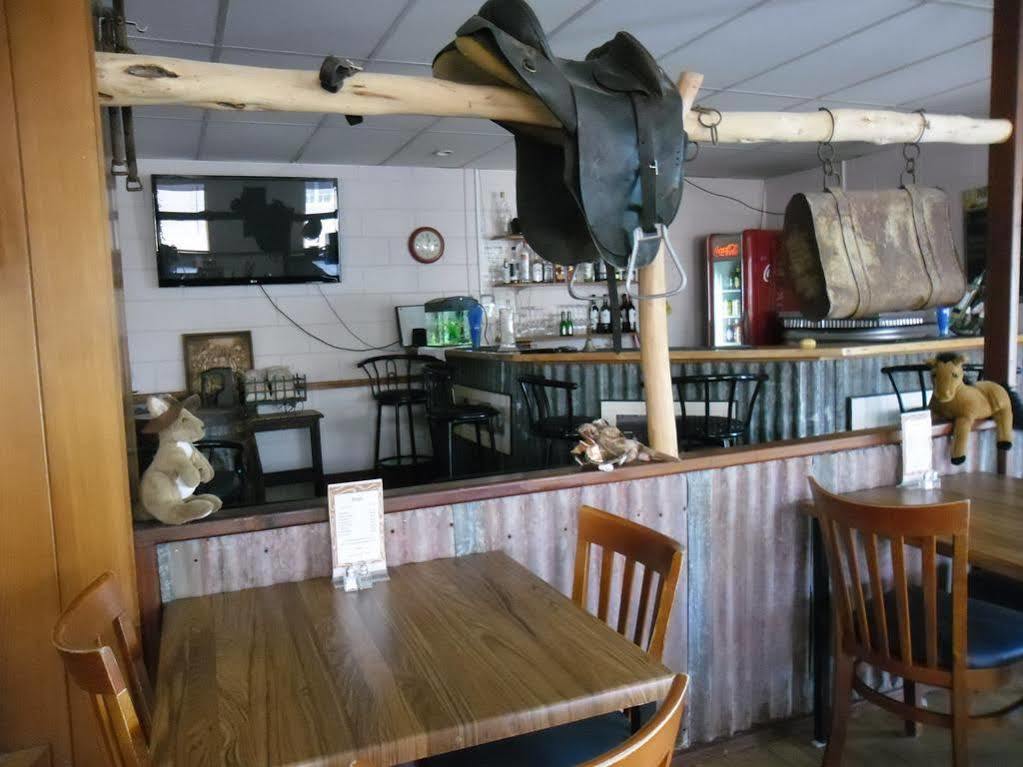Banjo Paterson Motor Inn Townsville Esterno foto