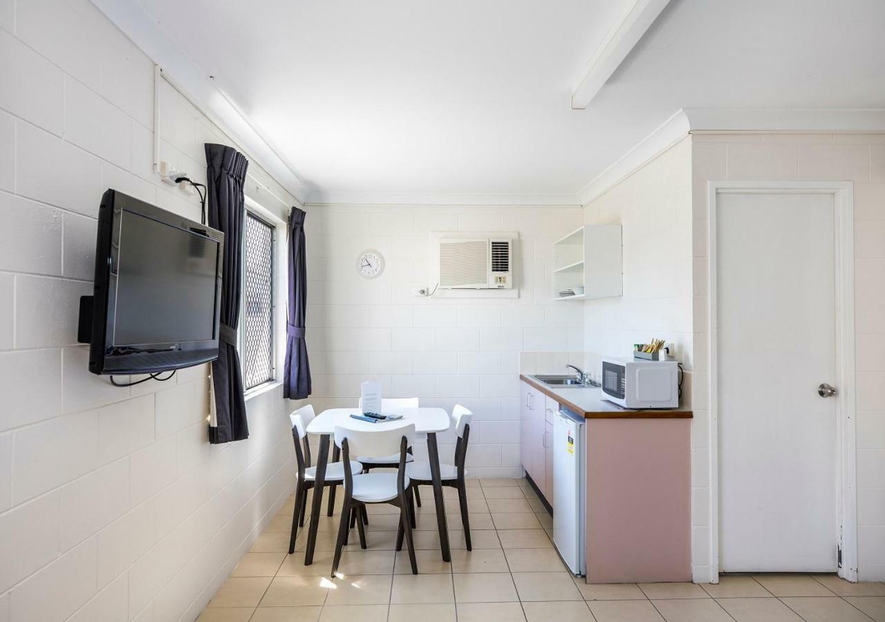 Banjo Paterson Motor Inn Townsville Esterno foto